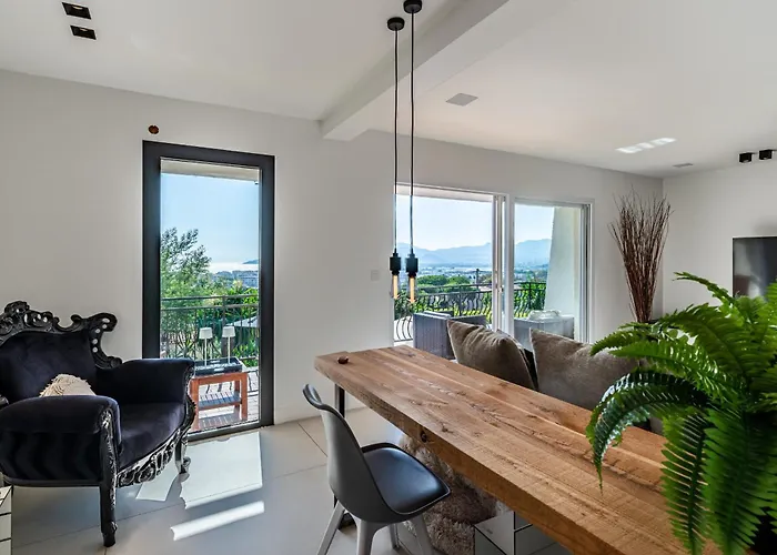 Bella By Terry's Homes فيلة