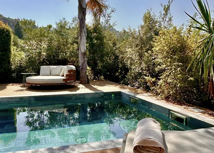 Bella Croix Des Gardes 칸느