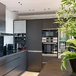 Bella By Terry's Homes 别墅
